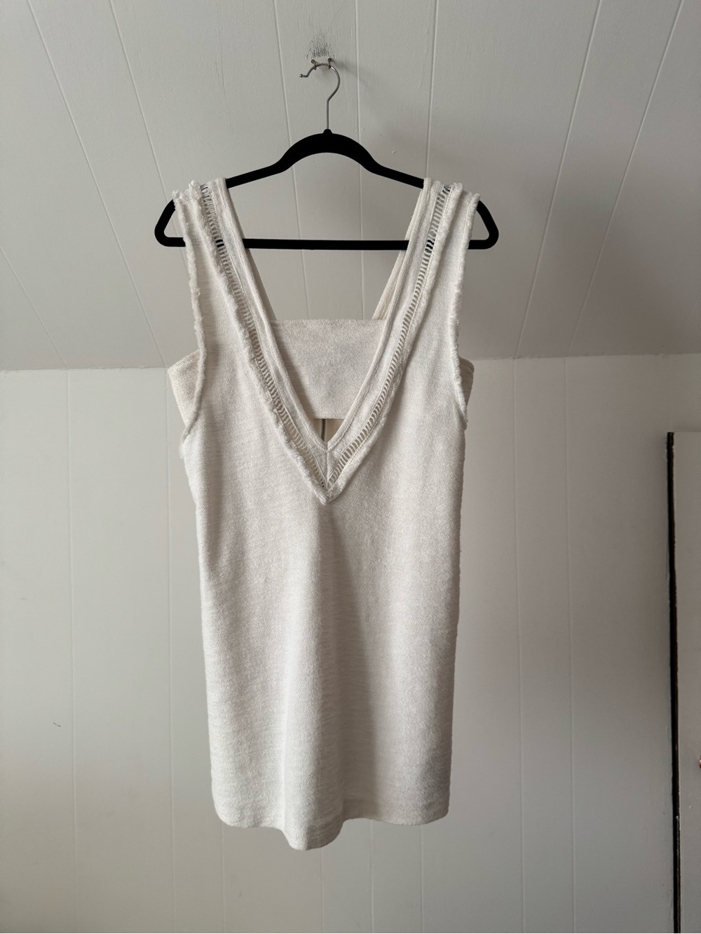 Dolce Vita | White Sleeveless V-Neck Knit Dress, Size S